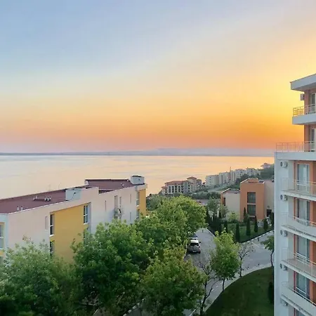 شقة изумительный вид на море/amazing Sea View سفيتي فلاس
